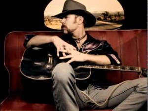James Hetfield y su alma country. Fotograma del videoclip. Foto: Youtube.com
